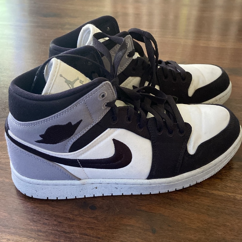 Sz US 9 Nike Air Jordan Black, Gray & White High-Top Canvas Sneakers